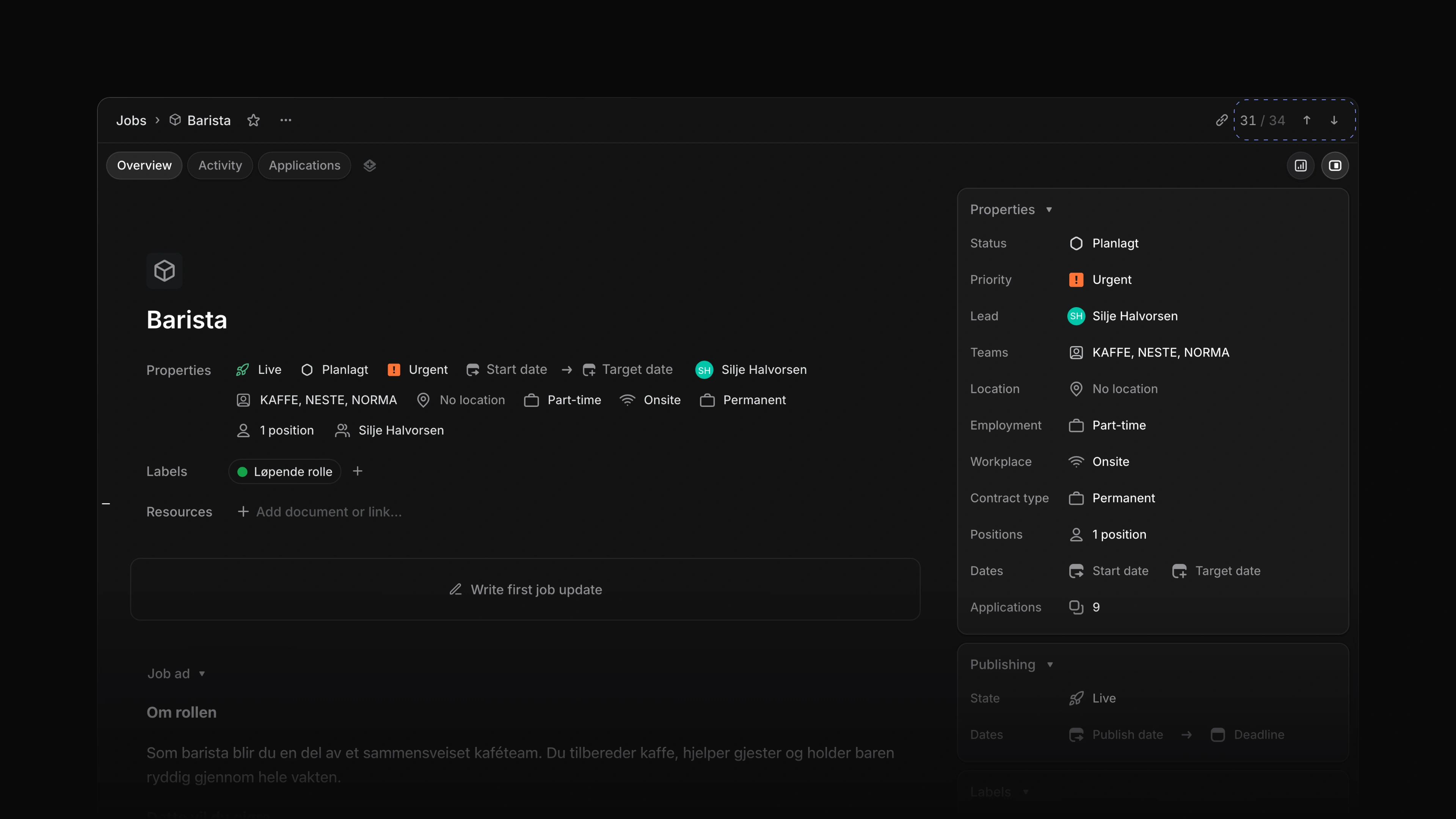 En jobb åpnet fra listen over alle jobber, med plassen i listen og pilene opp og ned øverst til høyre